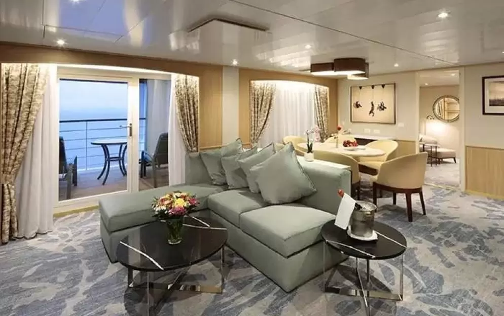 Owner's Suite Midship